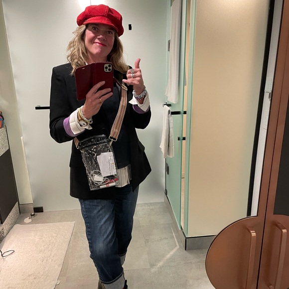 Meet your Posher, Cyd - Picture 4 of 5